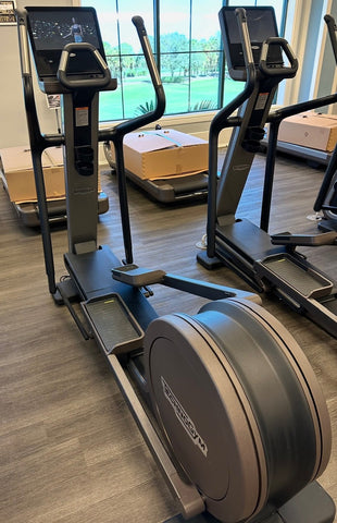TECHNOGYM ARTIS SYNCHRO&nbsp;ELLIPTICAL W/UNITY 3.0 LIVE ENTERTAINMENT CONSOLE
