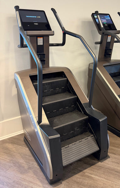 TECHNOGYM ARTIS CLIMB with UNITY 3.0 LIVE ENTERTAINMENT CONSOLE