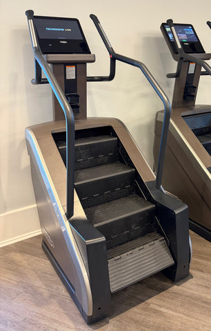 TECHNOGYM ARTIS CLIMB with UNITY 3.0 LIVE ENTERTAINMENT CONSOLE