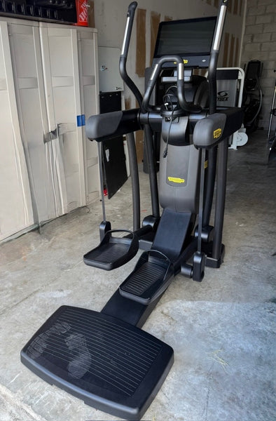 TechnoGym ARTIS Vario with LIVE Console (Black ONYX)