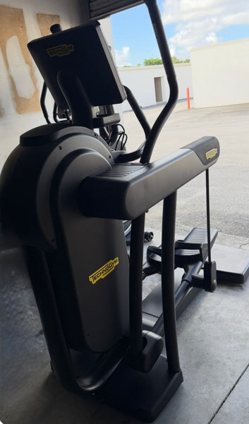 TechnoGym ARTIS Vario with LIVE Console (Black ONYX)