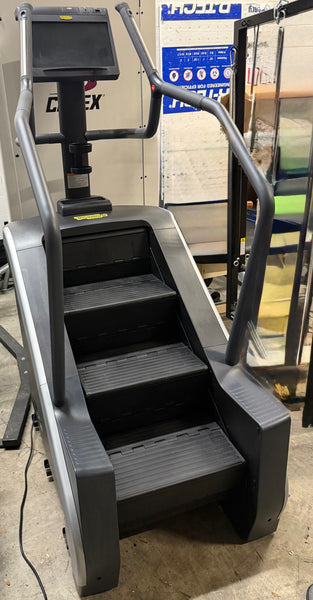 TechnoGym EXCITE 1000 Climb with LIVE Console